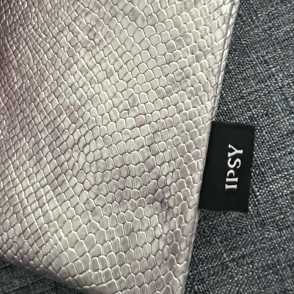 IPSY Wristlet Embossed Snakeskin Purple with Pink Lining - Picture 5 of 5